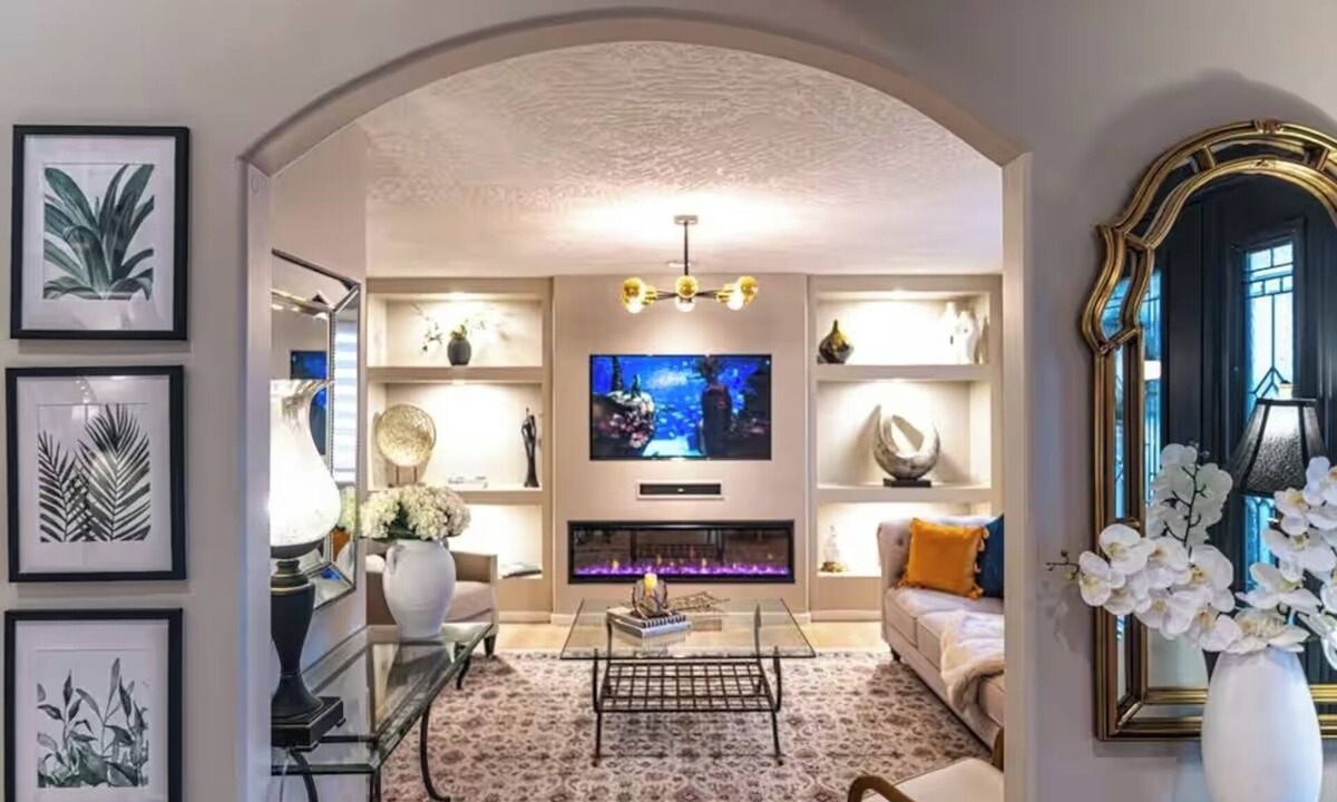 Booktown House | Beautiful Executive Home close to the Ocean