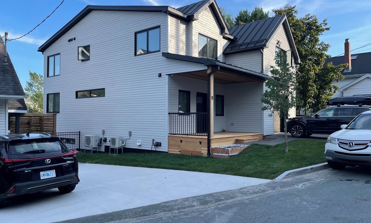 Downtown House | Beautiful home steps to Lake Banook!