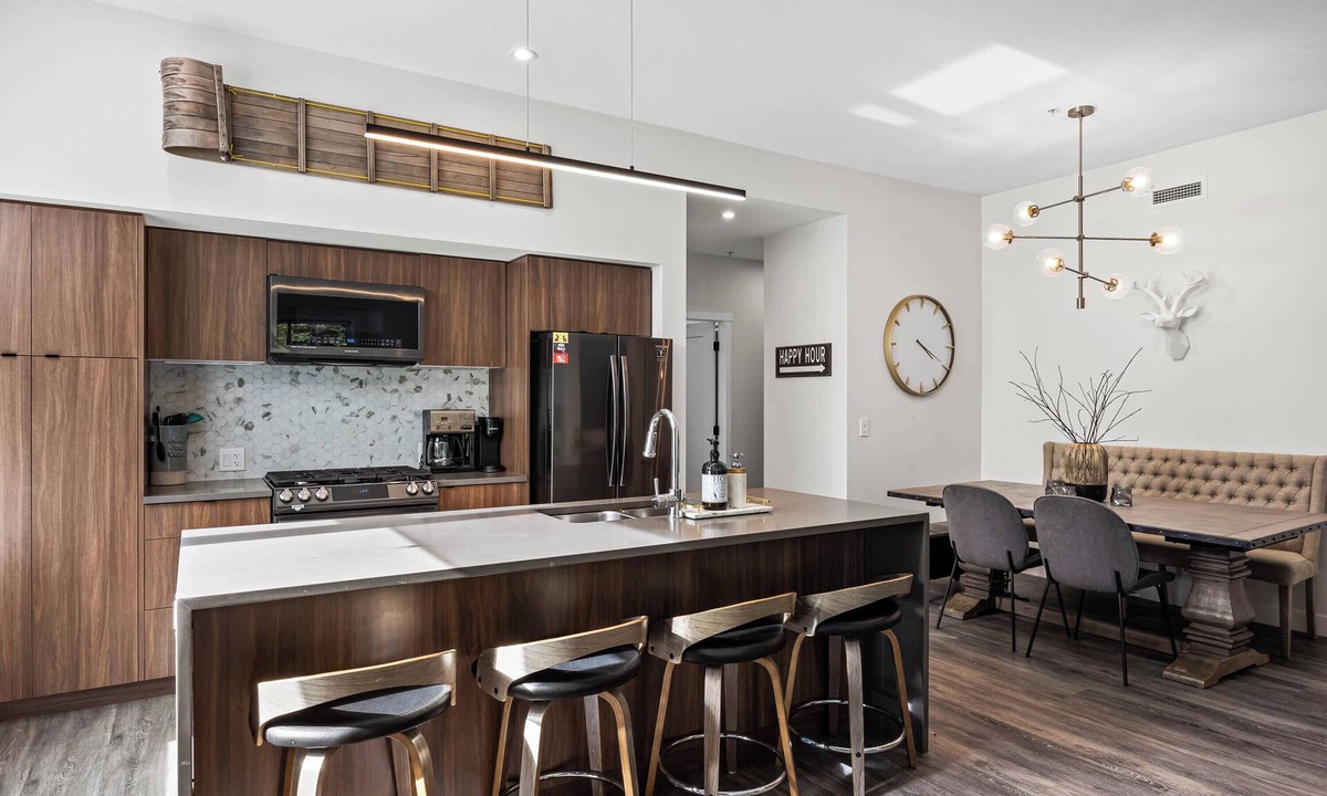 Sun Peaks Condo | Beautiful & Modern Condo, Ski-In Ski-Out