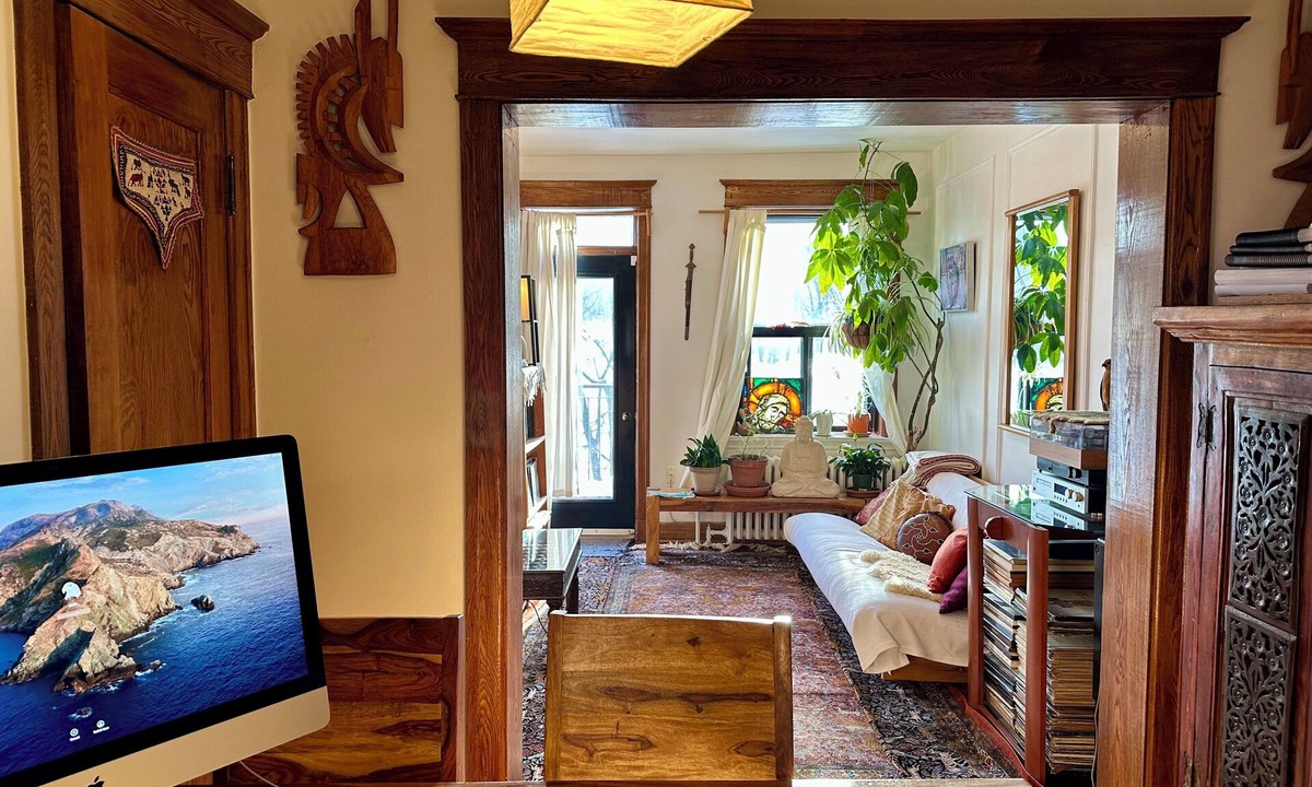 Plateau Mont Royal Apartment | Beautiful & sunny 1Bd apartment facing the mountain 2.5-month sublet