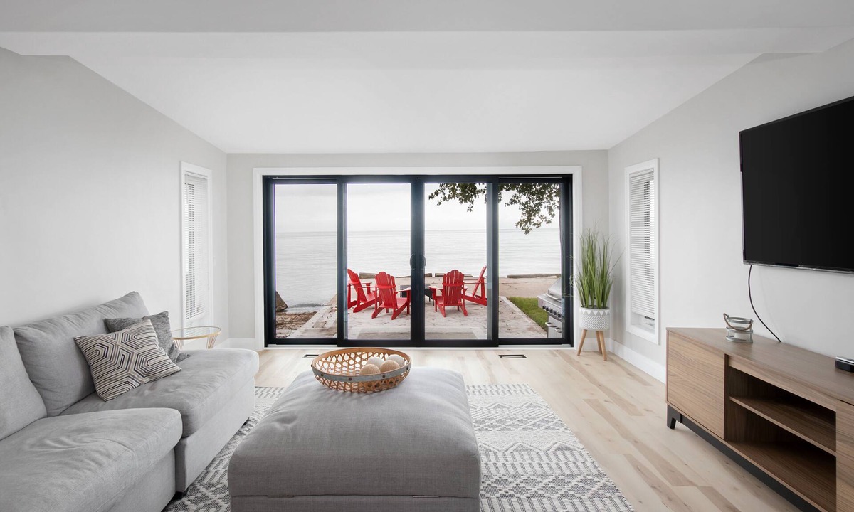 Ruthven Cottage | Beautiful Waterfront Cottage
