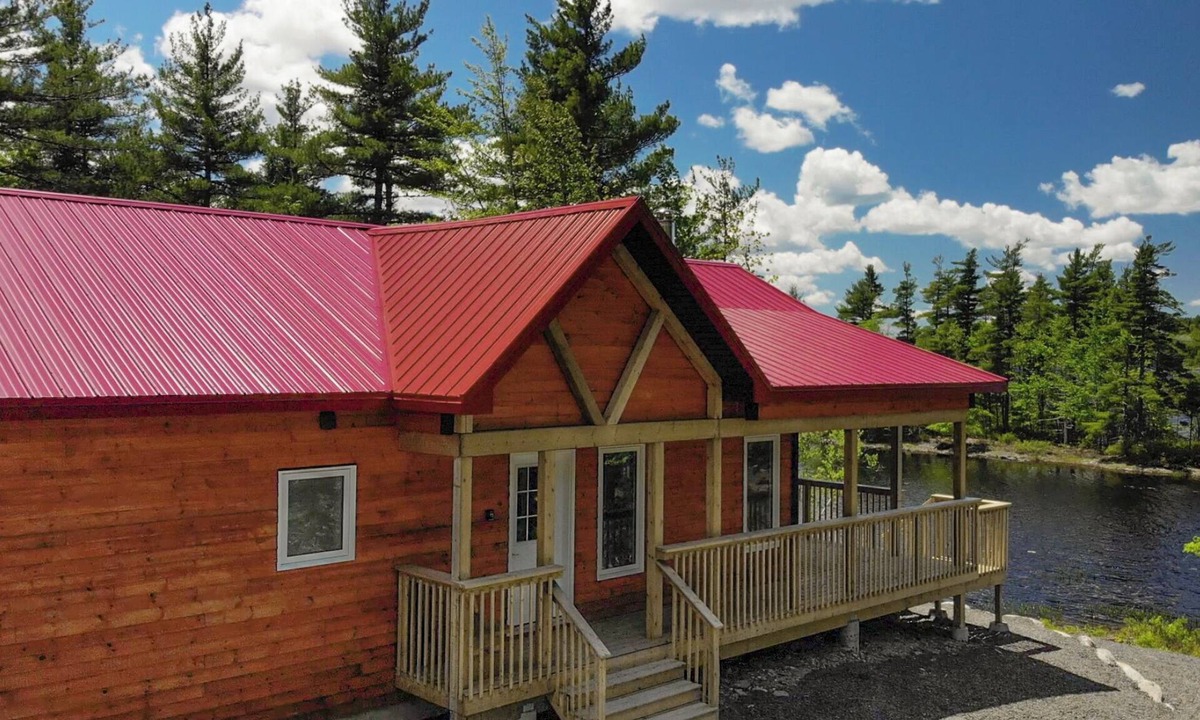 Queens House | Beautyful Chalet with lakefront incl. access to private islands
