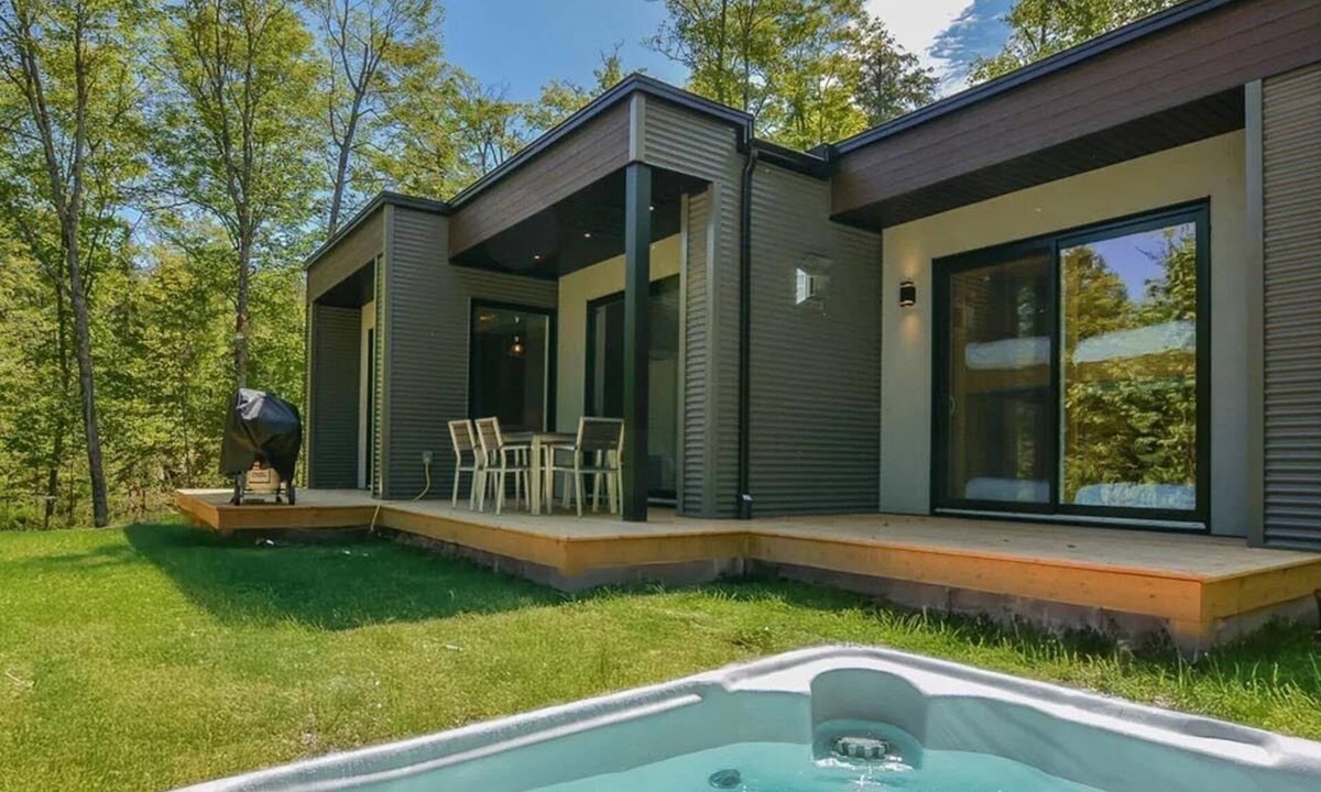 La Conception Villa | Bel Air Tremblant ANDORRA FAMILLE: 1 KING, 2 LITS SUPERPOSÉS, JACUZZI