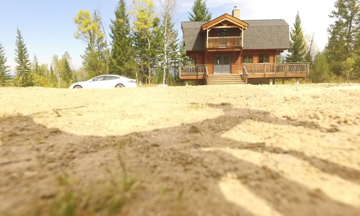 Invermere Cabin | Best Cozy Log Cabin In The Mountains Surrounded By Nature And Wilderness