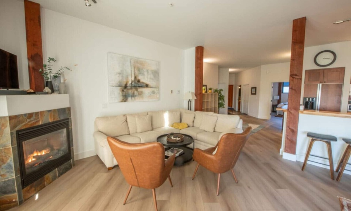 Ucluelet Condo | Big Beach Escape – Oceanview Walk to Trail Fireplace