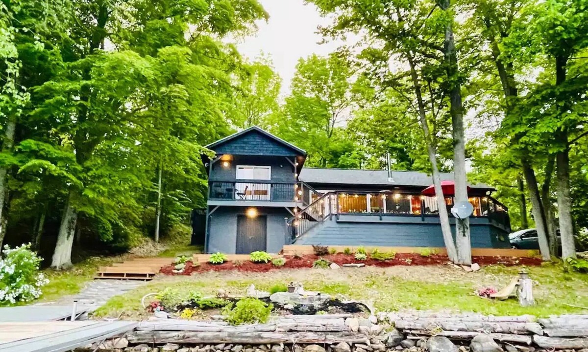 Greater Madawaska House | Black Donald Escape