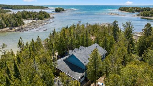 Miller Lake House | Bradley Harbour 5-Beds Hot Tub AC Kayaks