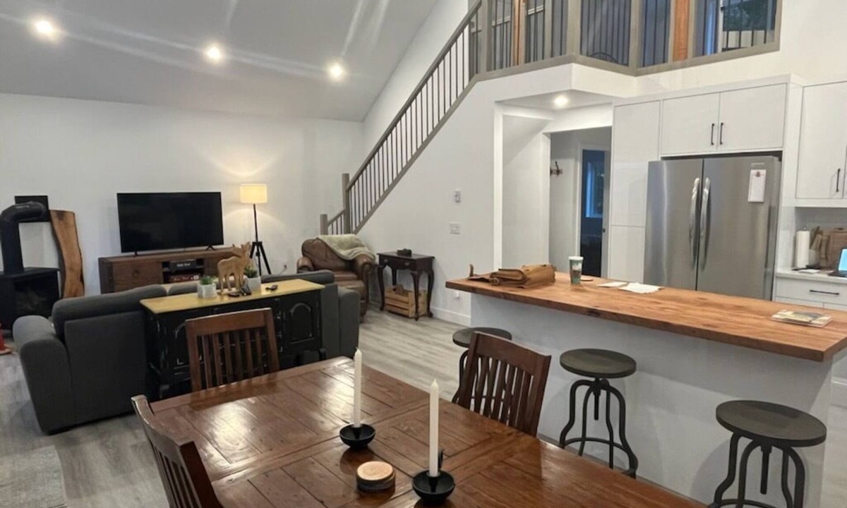 Eastern Hillsides House | Brand New Spacious 5-Bed Retreat in Sunshine Valley