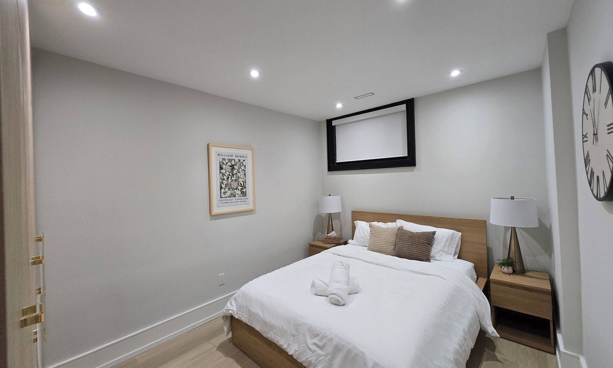Christie Pits Apartment | Brand new spacious suite with Kitchen and Laundry