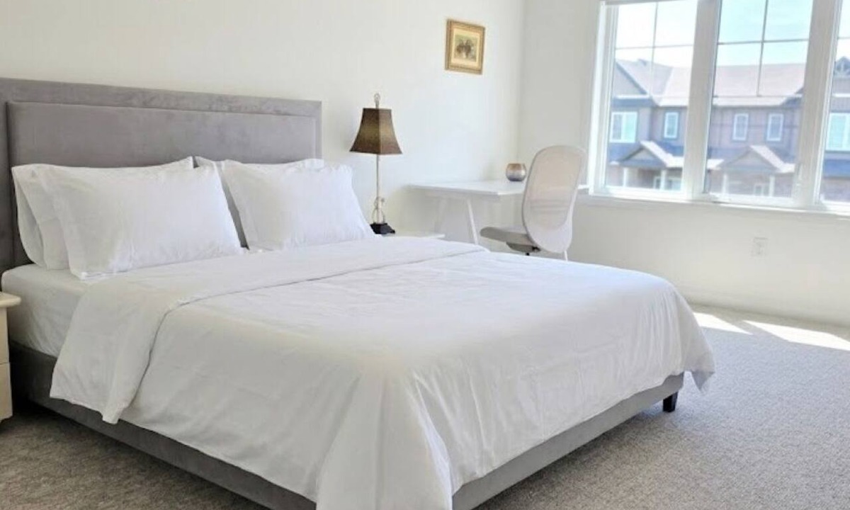 Niagara Falls House | Brand New Upscale, Multi Level House With Garage!