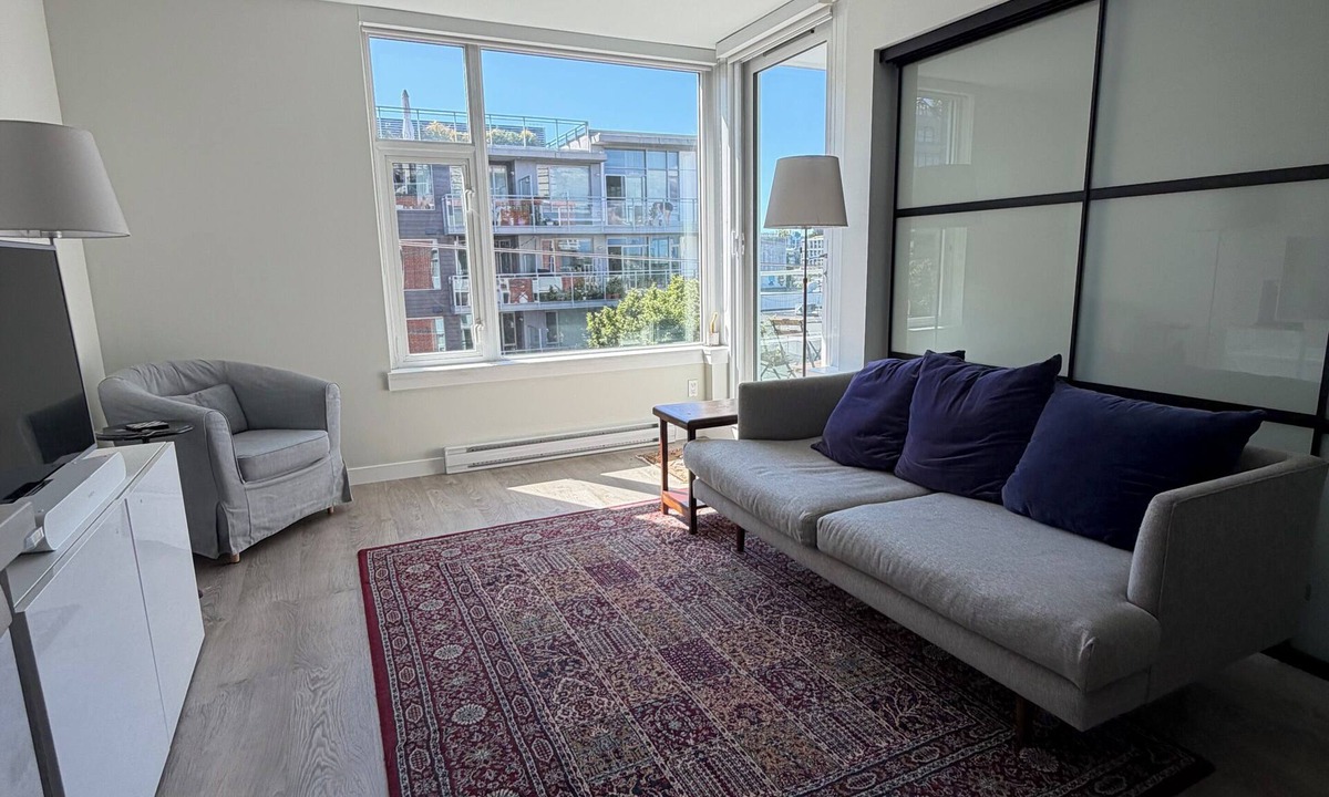 Mount Pleasant Condo | Bright 1BR + DEN in Mt Pleasant · 9 min to BC Place