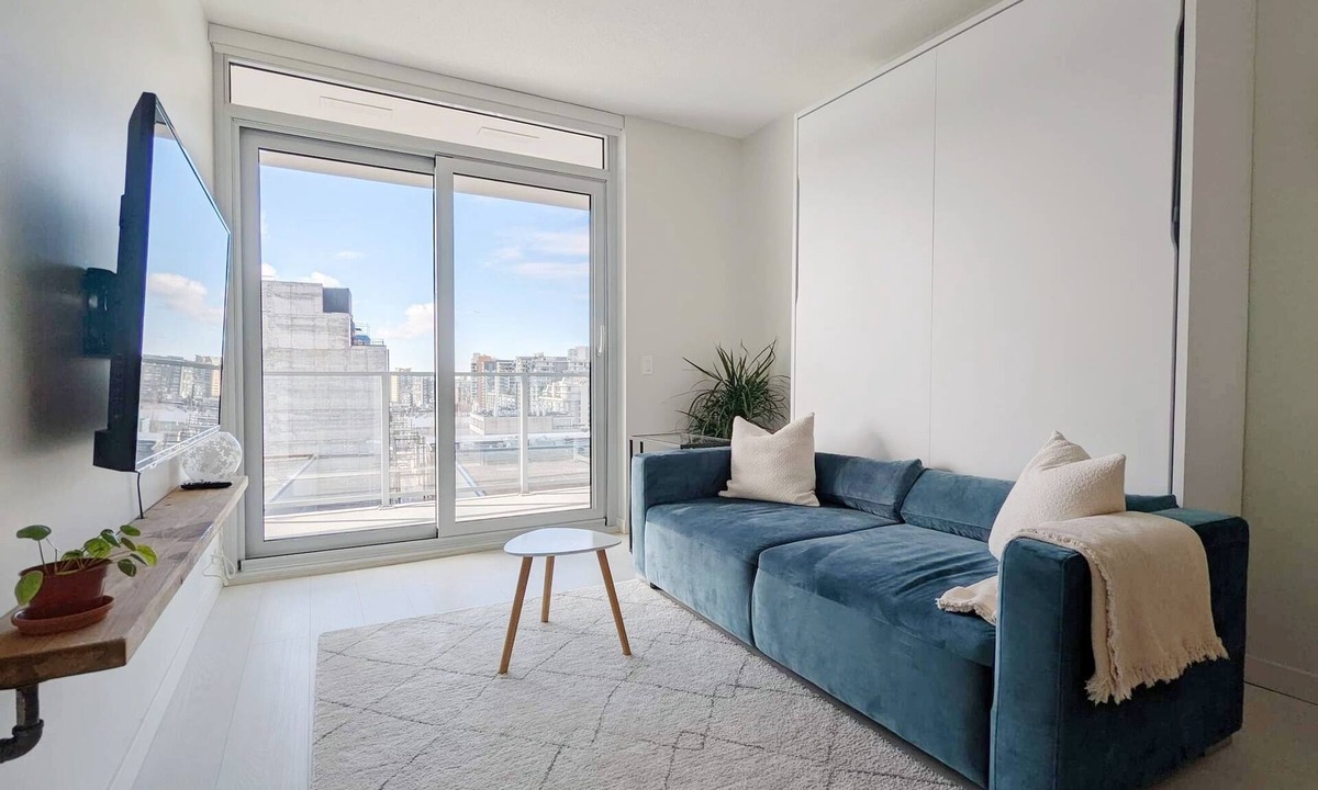 Mount Pleasant Condo | Bright Minimalist Home with Parking Located in the Heart of Vancouver