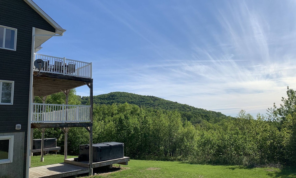 Petite-Riviere-Saint-Francois Ski Chalet | Hôtel à la maison - L'Éveil du fleuve, spa et ski