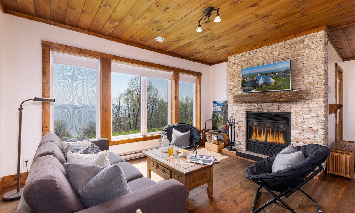 Petite-Riviere-Saint-Francois Ski Chalet | 61B Chalet: Hot Tub, River Views & Wood Accents