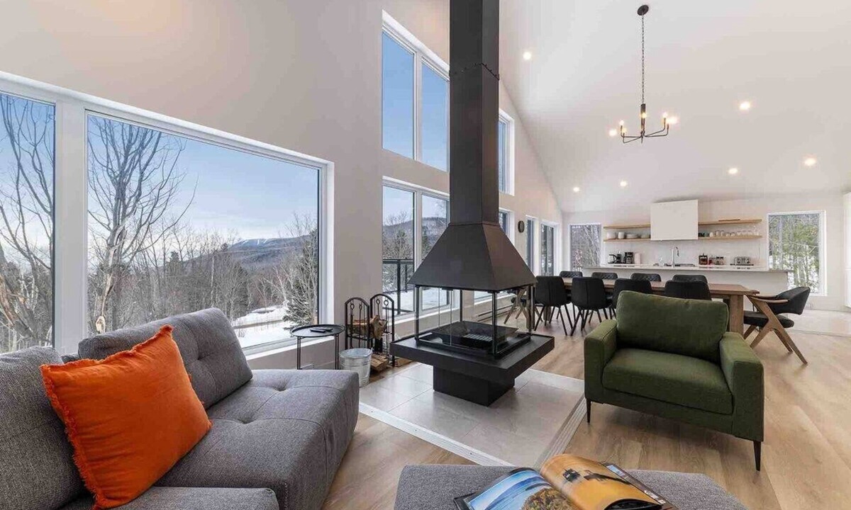 Petite-Riviere-Saint-Francois Ski Chalet | Le Chaleureux 61: River & Mountain Views