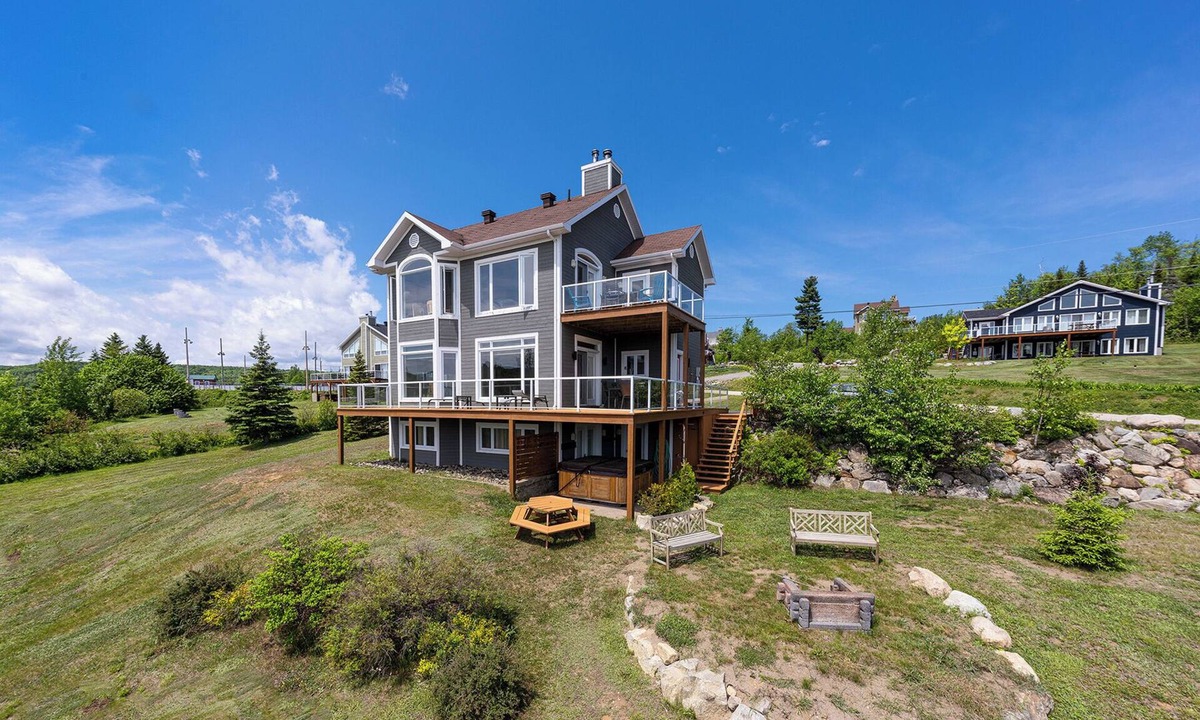 Petite-Riviere-Saint-Francois House | Offer yourself a stay in Charlevoix in all its grandeur !
