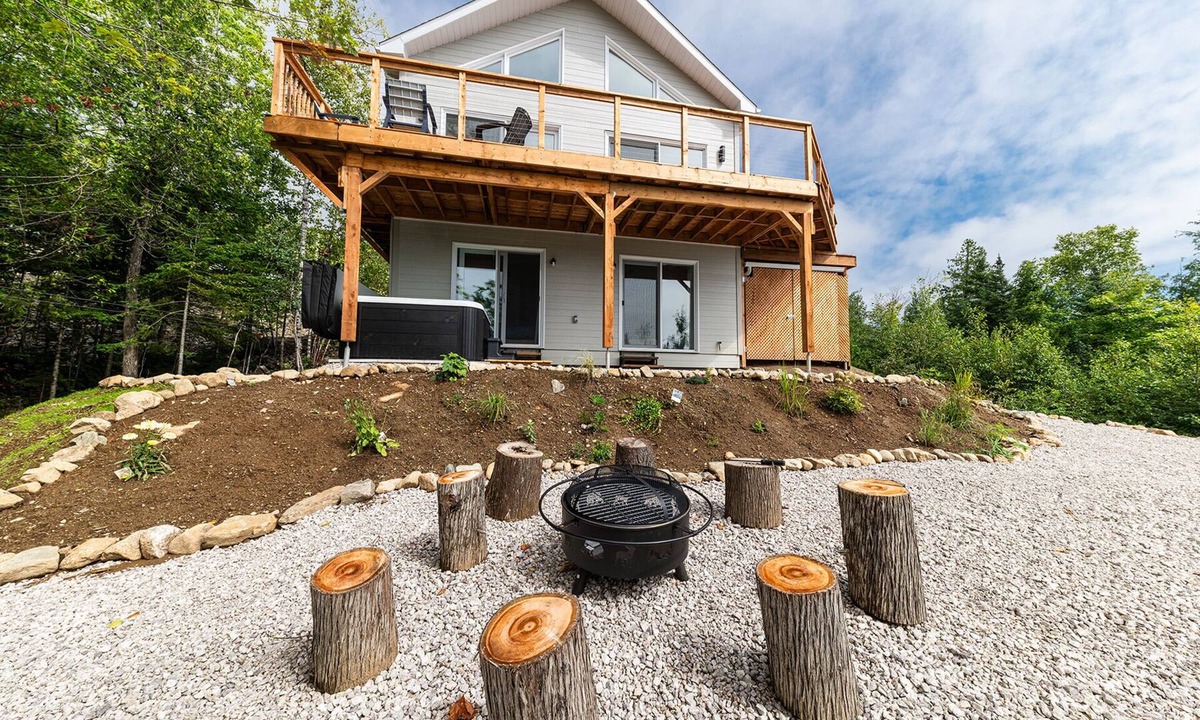 Petite-Riviere-Saint-Francois House | NEW CONSTRUCTION: Comfort and modernity in Charlevoix!