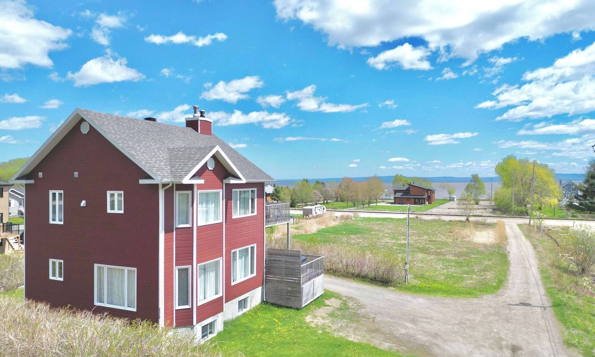 Petite-Riviere-Saint-Francois House | Albatros | Spa, Pool Table & River View