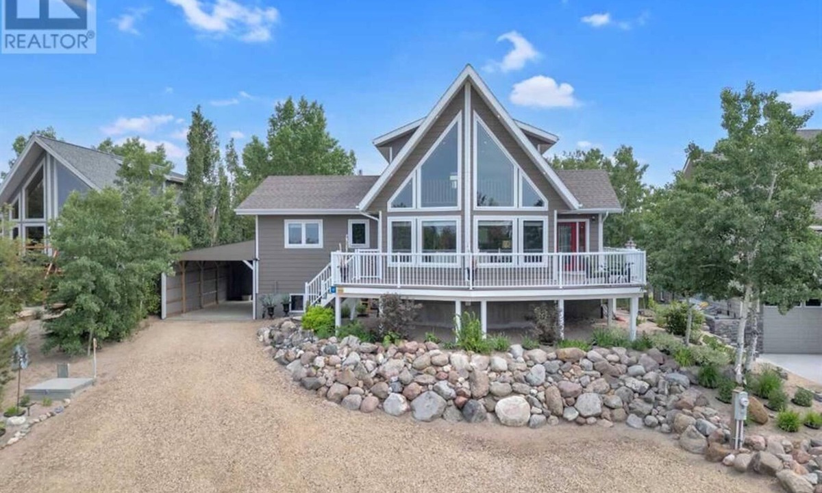 Division No. 7 Cabin | Cabin in the Woods - Buffalo Lake, Alberta