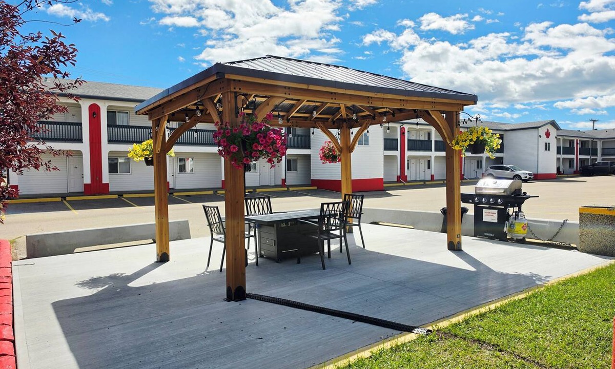 Grande Prairie Hotel | Canadian Motor Inn