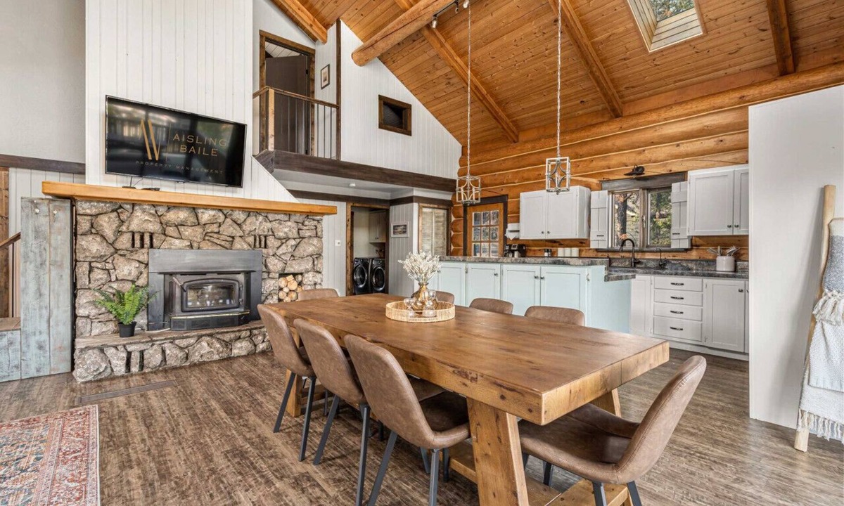 Invermere House | Canterbury Lodge | Private Hot Tub | Arcade Games