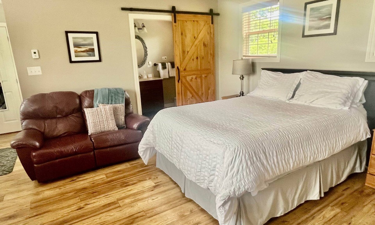 Alma Apartment | Captain's Quarters - Alma