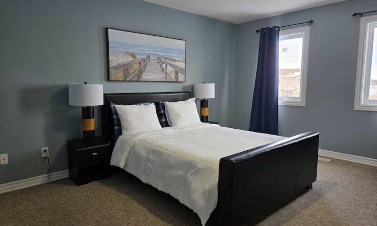 Arnprior House | Casa Amigos is Cozy & Relaxing- Perfect for morning coffee and sunset views.
