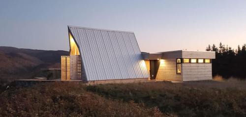 Grand-Etang Villa | Cedar Peak - Design-Forward Barrier-Free Chalet