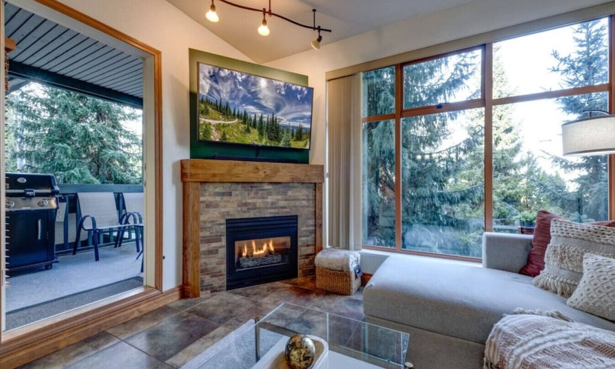 Village North Hotel | Central 2BR with Prime Amenities