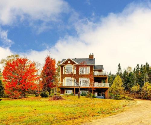 Petite-Riviere-Saint-Francois Apartment | Charlevoix 3BR Cottage Hot Tub & Game Room 8