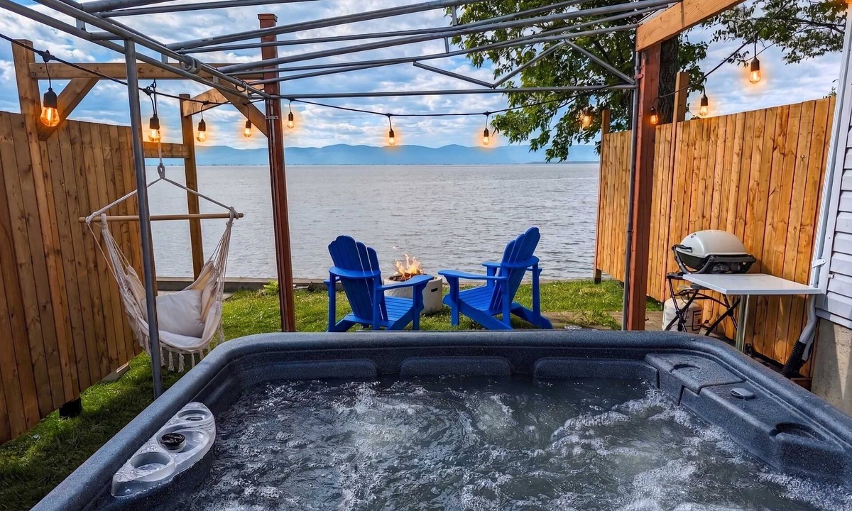 Cap-Saint-Ignace Ski Chalet | Chalet #10 - Spa & Fireplace