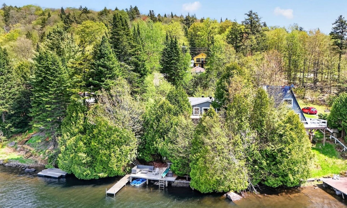 St-Adolphe-d'Howard House | Chalet Beaulac avec SPA et embarcations