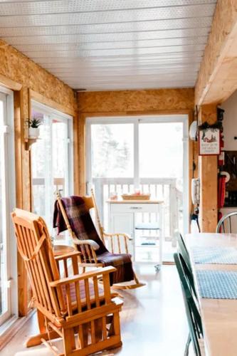 Notre-Dame-Des-Bois Ski Chalet | Chalet Le Mona