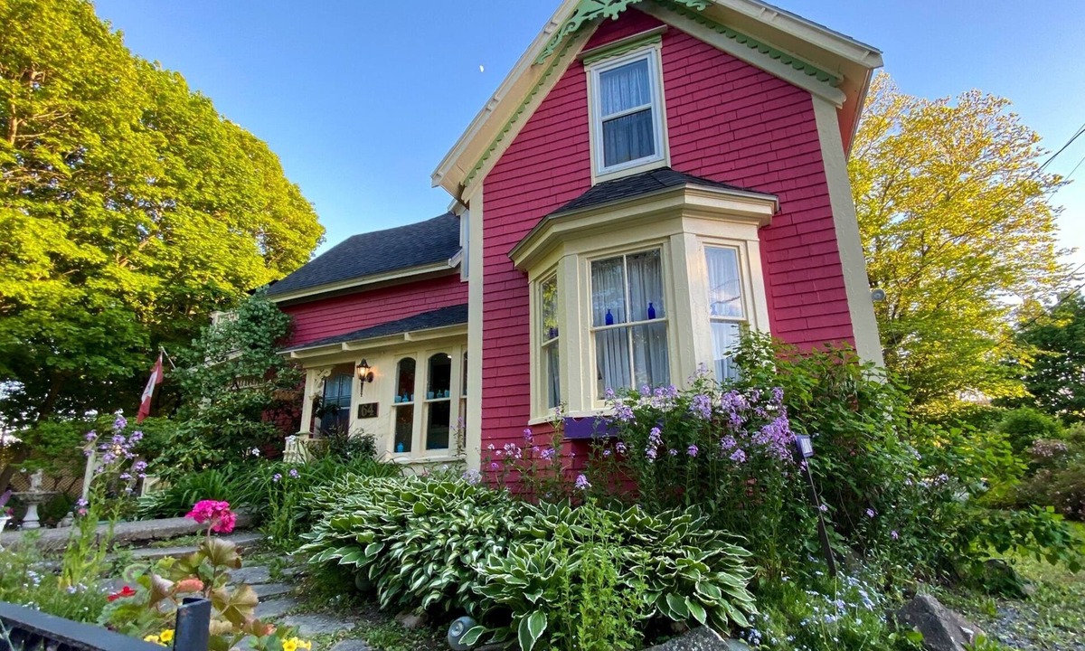 North Sydney Bed & Breakfast | Chambers Guest House B&B