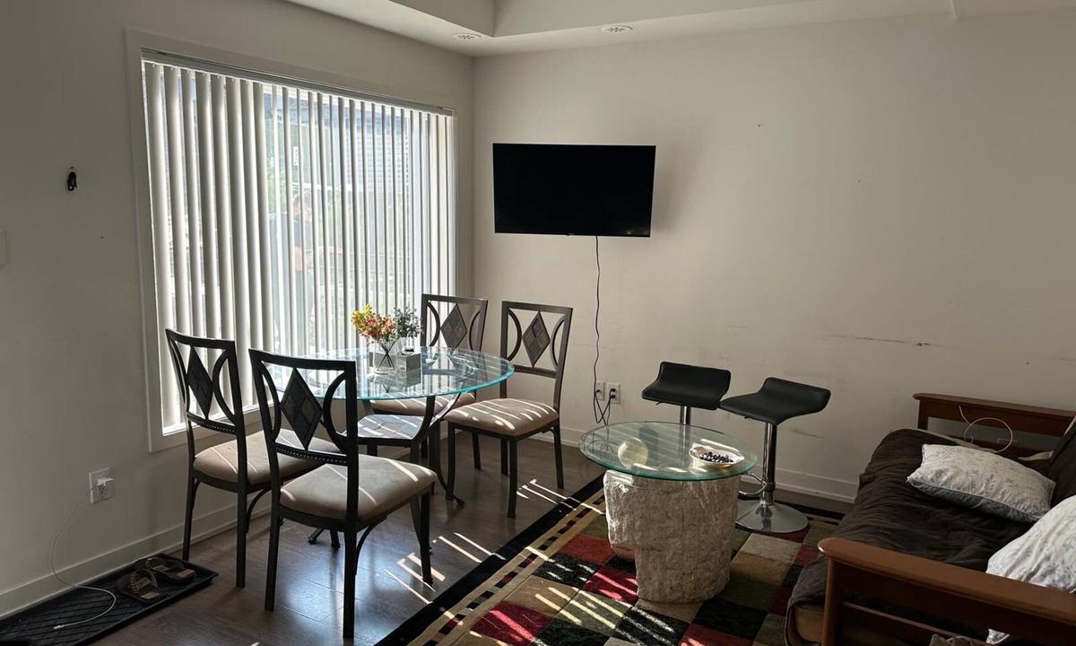 Malvern House | Charming 1-Bedroom Home Near Toronto Zoo & Transit