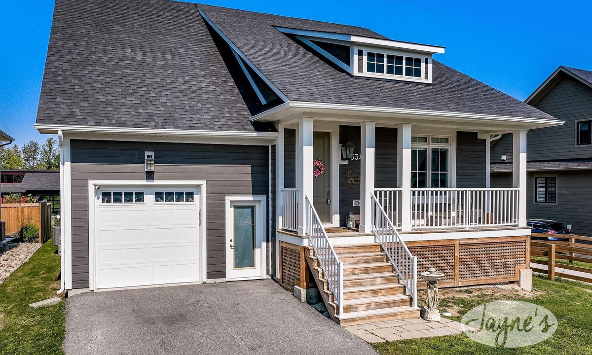 The Blue Mountains Ski Chalet | Charming 6bed 4bath chalet in Collingwood!
