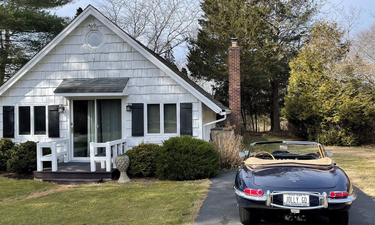 Water Mill Cottage | Charming Bridgehampton cottage on 4.5 acre Estate. 2BR, 1BA