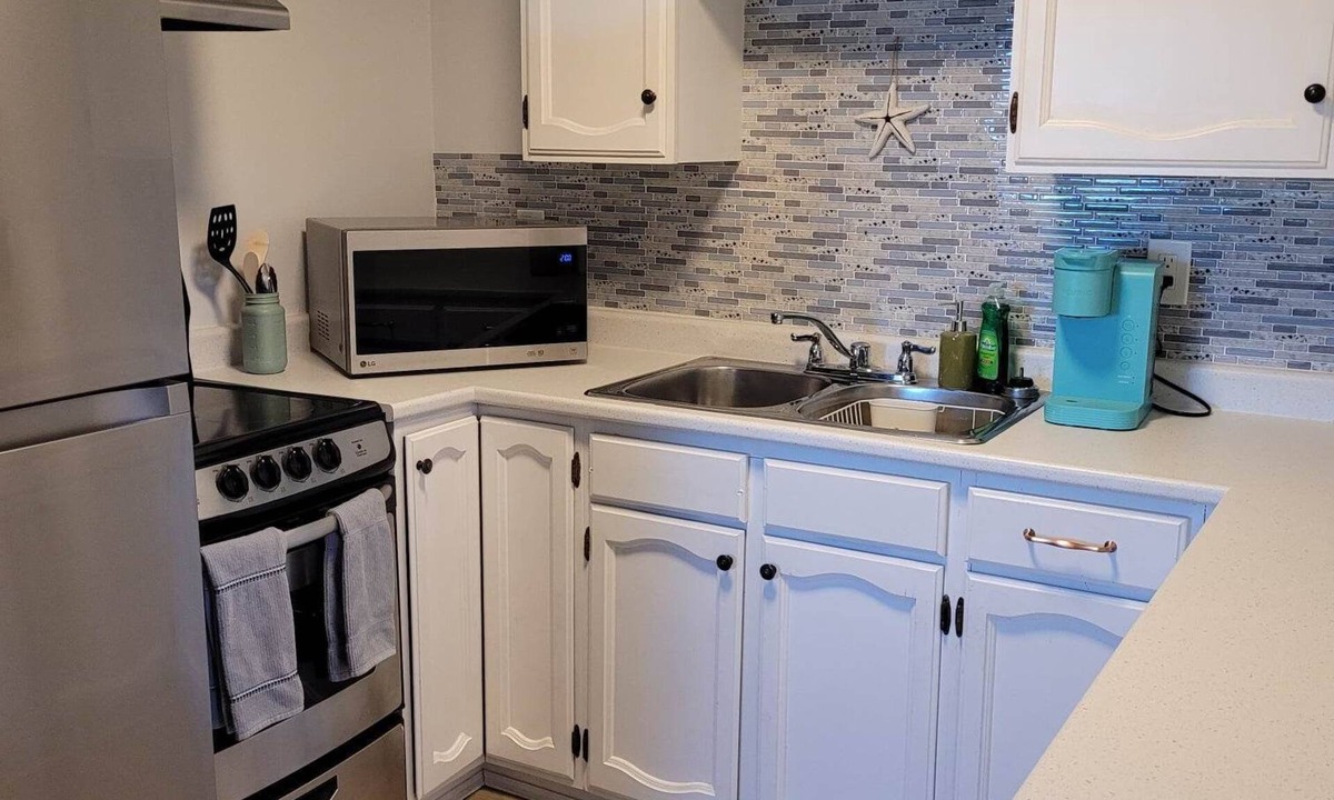 Saanichton House | Charming Peninsula Guest Suite