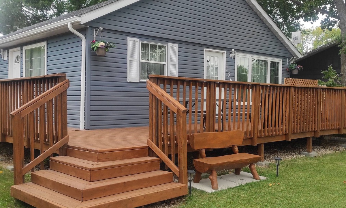 Gimli Cottage | Charming South Beach Cottage in Gimli