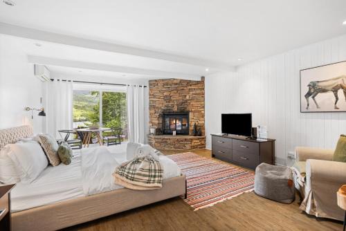 Mont-Tremblant House | Charming Tremblant Lakeview Studio