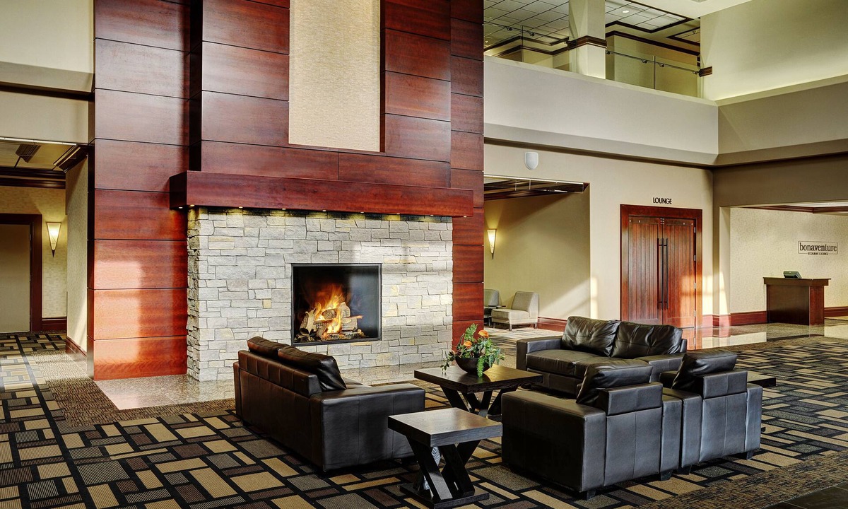 Northwest Edmonton Hotel | Chateau Nova Yellowhead