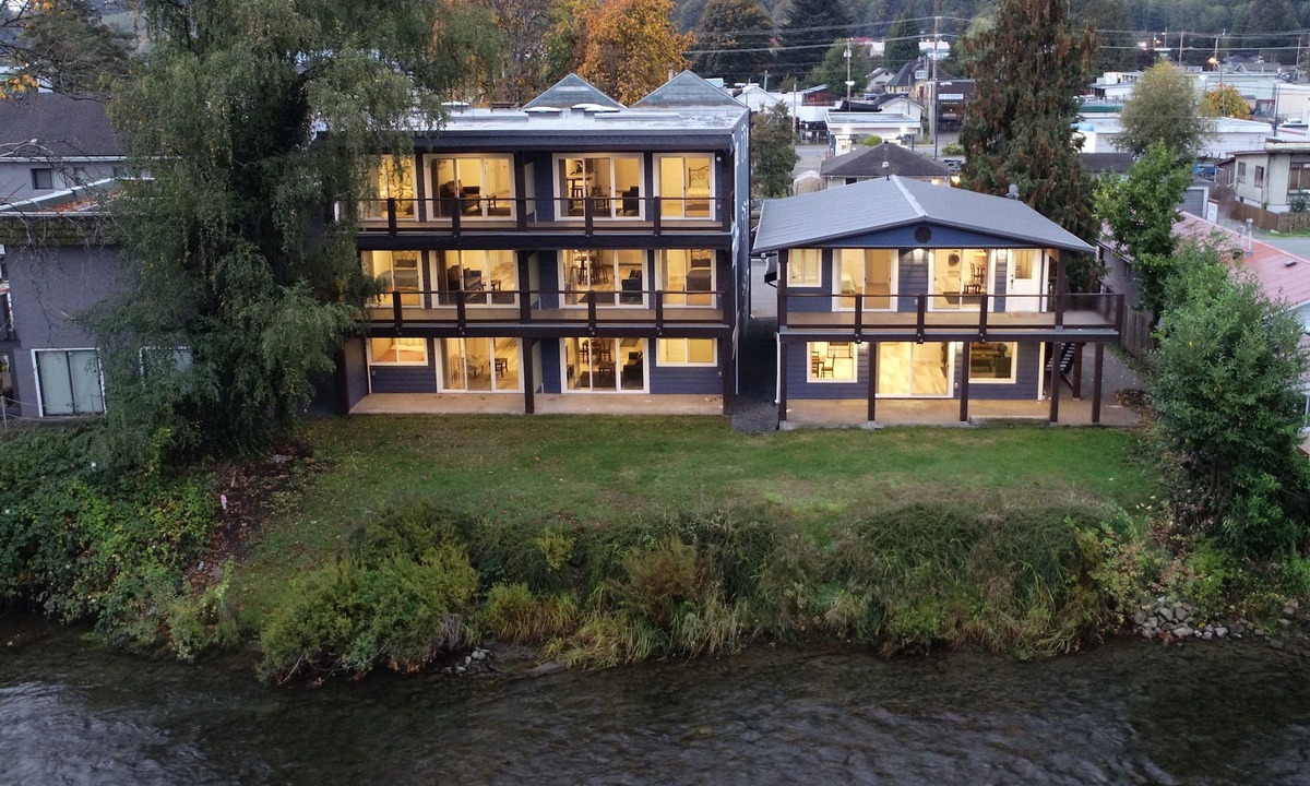 Campbell River Apartment | Chateau Riverside