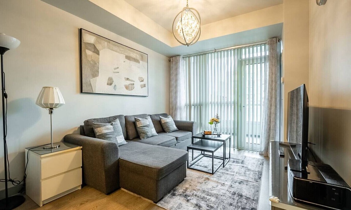 Alexandra Park Condo | Chic 1BR+Den Condo Queen West Walk Everywhere!