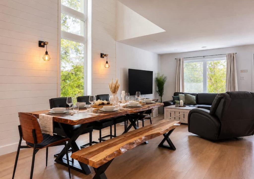 Duberger-Les Saules Apartment | Chic 2-story condo a nature retreat for 6
