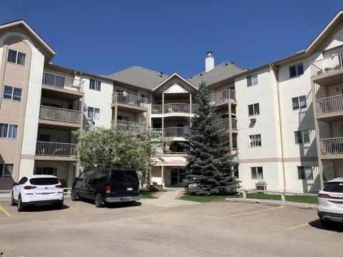 North Central Edmonton Apartment | Chris Cozy Condo CW #205 Edmonton