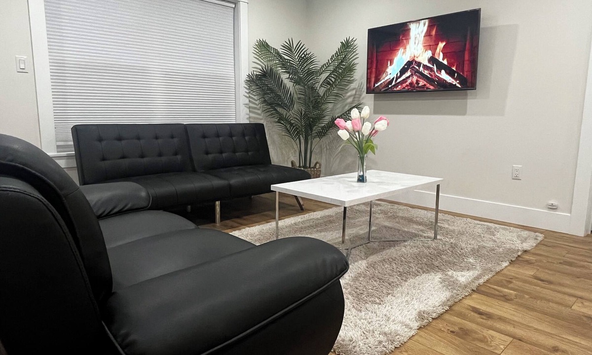 Charlottetown Apartment | City Center Modern Apartment