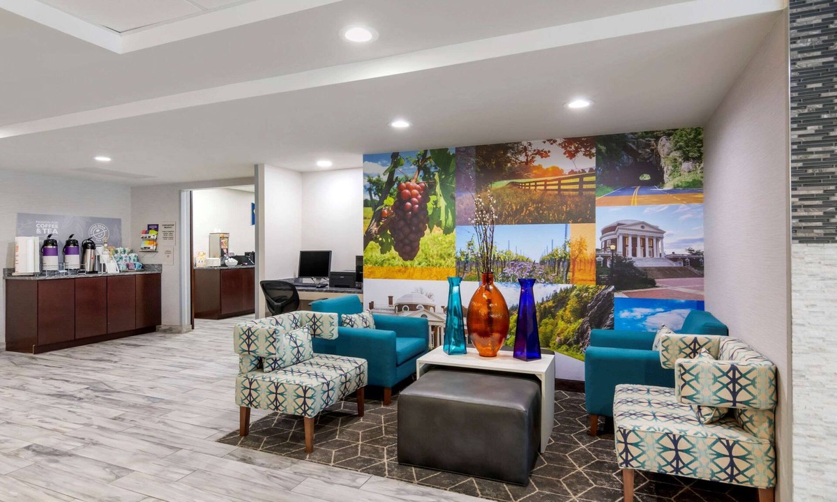 Charlottesville Hotel | Clarion Pointe Charlottesville