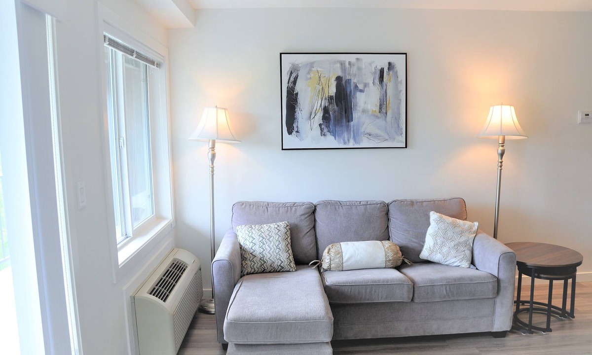 North Glenmore Condo | Clean and Cozy 3-Bedroom Condo Next to UBCO