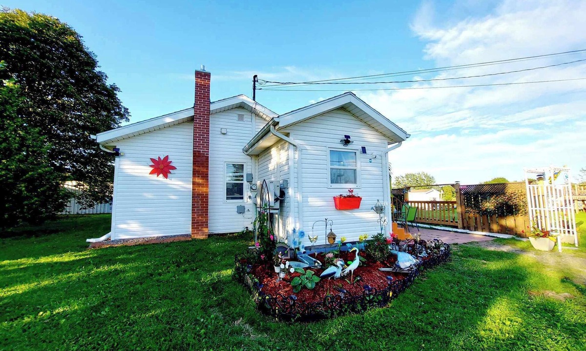 North Rustico House | close to beach .high speed wifi,BBQ,firepit. dog friendly.