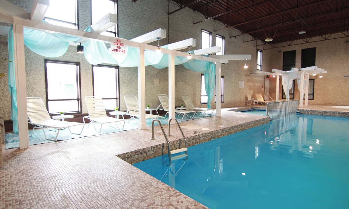 Brandon Hotel | Colonial Inn